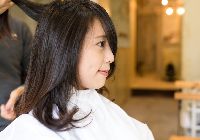 Inicio 10 httpselements.envato.comwoman having hair cut in salon MYJV7Z4 1